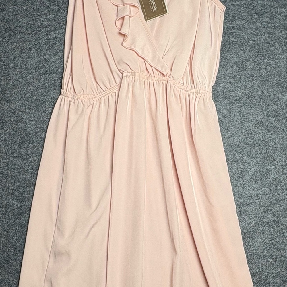 New With Tags- Francesca's Collections Soft Pink Sleeveless V-Neck Dress Size M